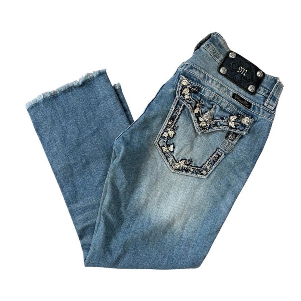 Miss Me Women's Size 27 Signature Cuffed Capris Cropped Blue Jeans Embroidered